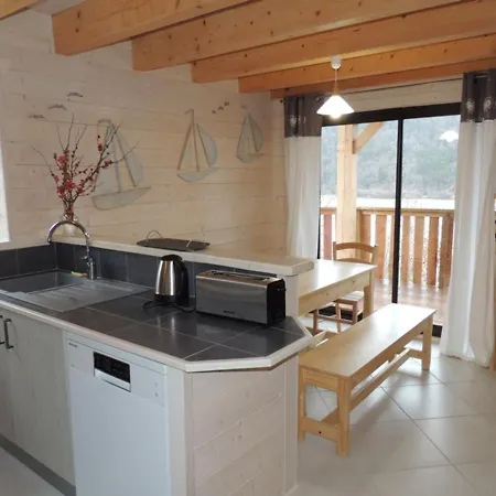 Nyaraló Chambon-sur-lac, 3 Pieces, 5 Personnes - Fr-1-630-113 *